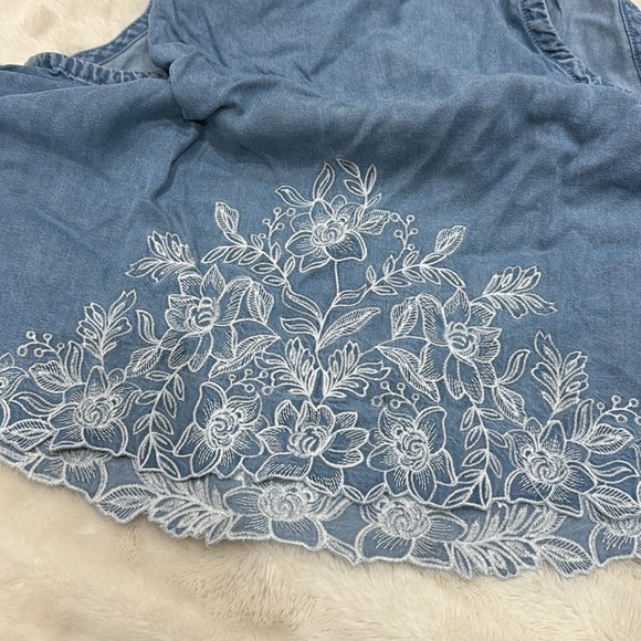 Forever New Spring Top - Picture 3 of 4